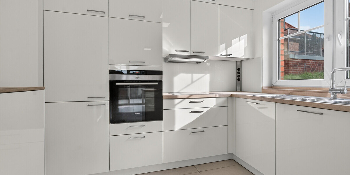 Bezugsfreie 2-Zimmer-Erdgeschosswohnung mit über 30 m² Terrasse und neuwertiger Küche in Rheine - Erdgeschoßwohnung Rheine Rheine | Angebot:27733108