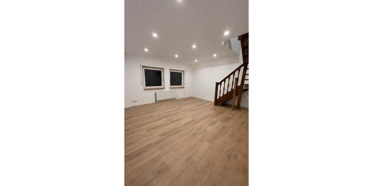 Etagenwohnung Bad Bentheim - 6 Zimmer, 150 m&sup2;, 1.300&euro; | Angebot:27577184