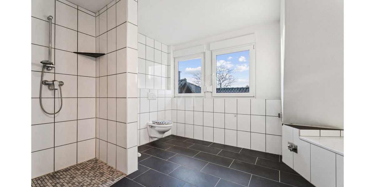 Gestaltungsmöglichkeiten ausschöpfen! ZFH mit fünf Garagen in Mettingen - Zweifamilienhaus Mettingen Mettingen | Angebot:27535147