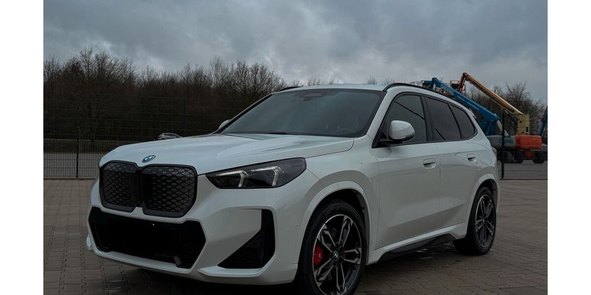 BMW iX1 9.800 km 47.850 &euro; Gronau 48599