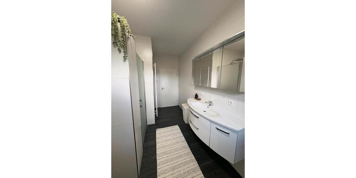 Etagenwohnung Schüttorf - 5 Zimmer, 105 m&sup2;, 1.100&euro; | Angebot:27579641