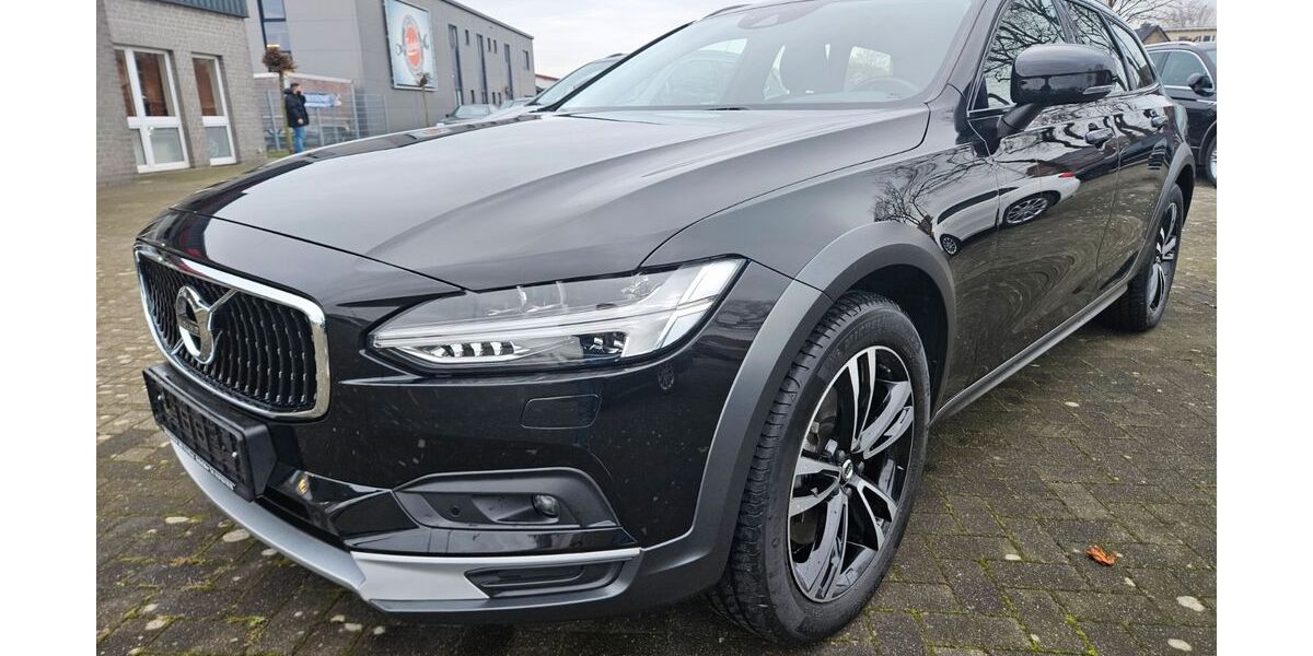 Volvo V90 Cross Country 85.000 km 34.990 &euro; Recke 49509