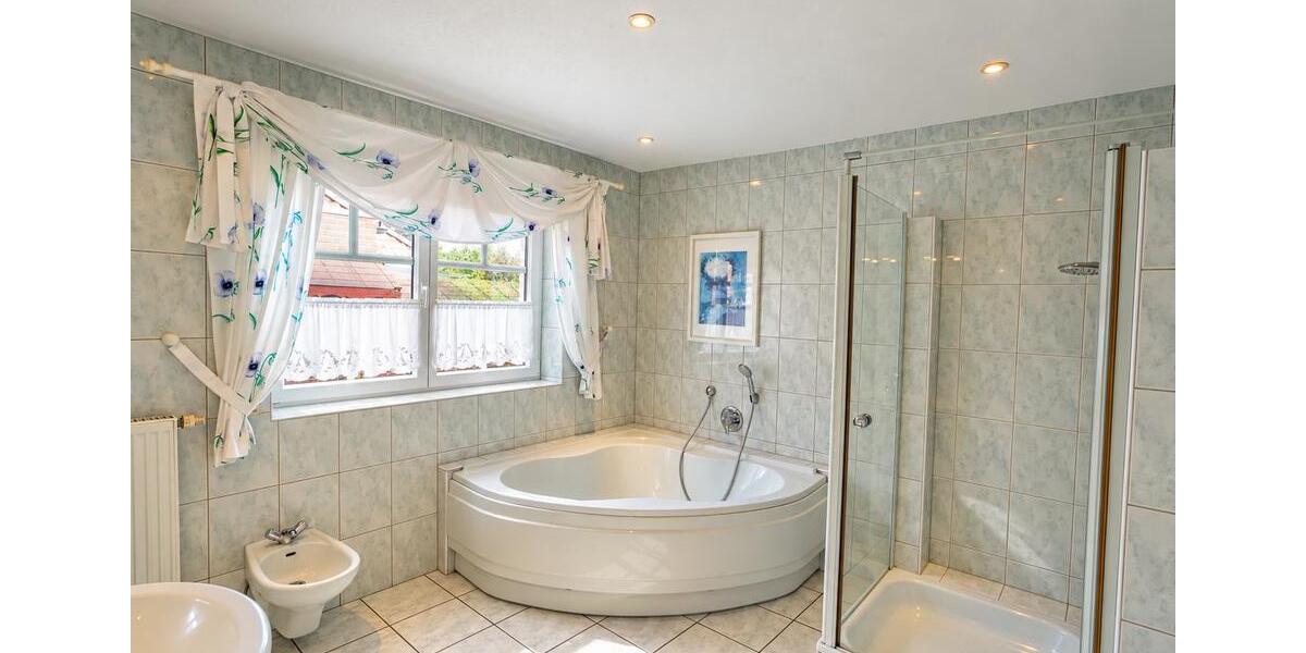 Mehrfamilienhaus, Wohnhaus Bad Bentheim - 7.5 Zimmer, 261 m&sup2;, 465.000&euro; | Angebot:27625569