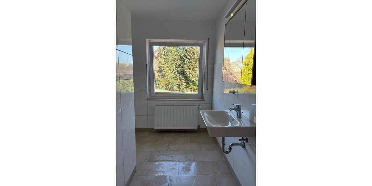 Etagenwohnung Lingen (Ems) Damaschke - 4 Zimmer, 102 m&sup2;, 900&euro; | Angebot:27620386