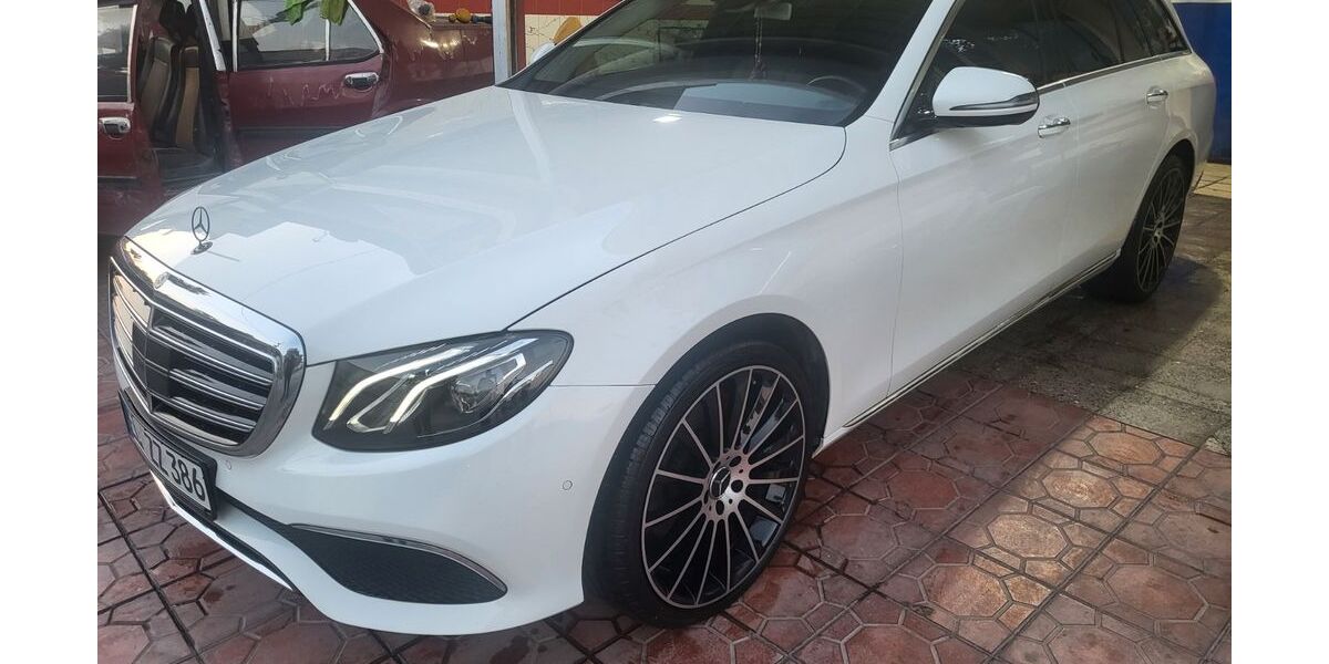 Mercedes-Benz E 220 208.000 km 18.500 &euro; Emsburen 48488