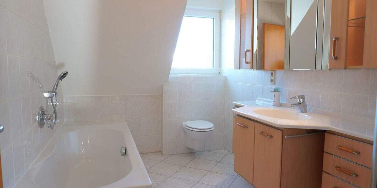 Etagenwohnung Lingen (Ems) Lingen - 3 Zimmer, 95 m&sup2;, 790&euro; | Angebot:25661215