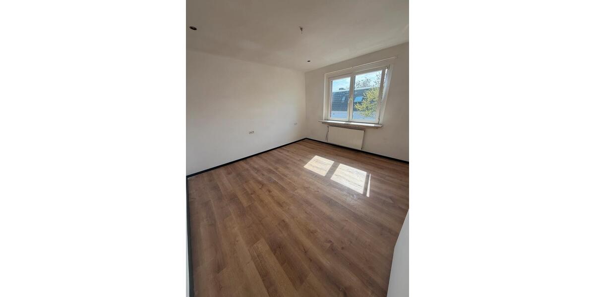 Mehrfamilienhaus, Wohnhaus Gronau (Westfahlen) - 8 Zimmer, 250 m&sup2;, 400&euro; | Angebot:26665359