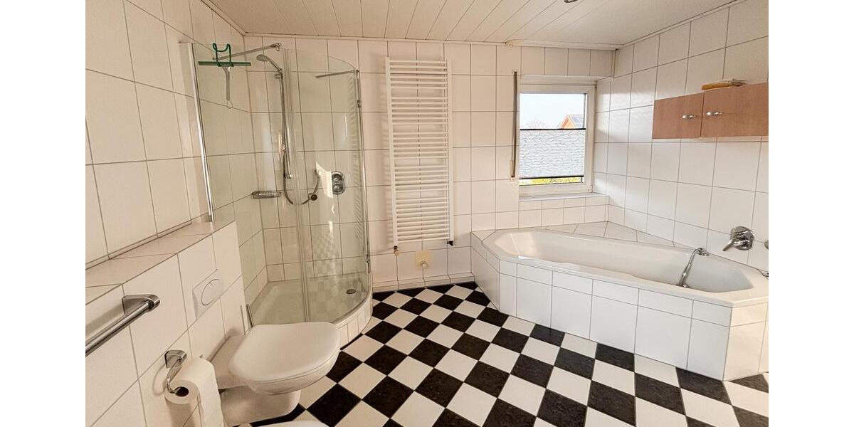 Etagenwohnung Ibbenbüren - 3 Zimmer, 106 m&sup2;, 880&euro; | Angebot:25378985