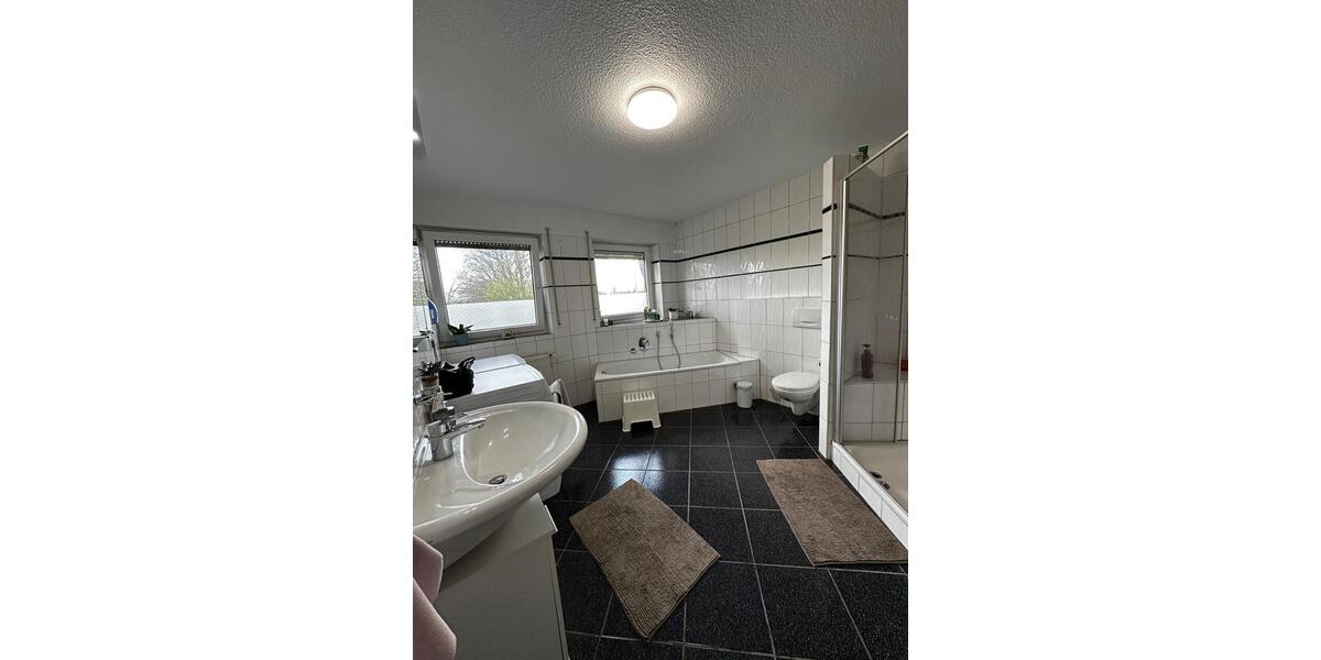 Dachgeschoßwohnung Spelle - 4 Zimmer, 135 m&sup2;, 900&euro; | Angebot:26669463