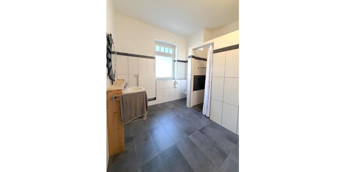 Etagenwohnung Gronau (Westfahlen) - 2 Zimmer, 83 m&sup2;, 700&euro; | Angebot:26003536