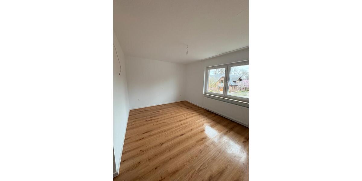 Etagenwohnung Lingen (Ems) Damaschke - 4 Zimmer, 102 m&sup2;, 900&euro; | Angebot:27620386