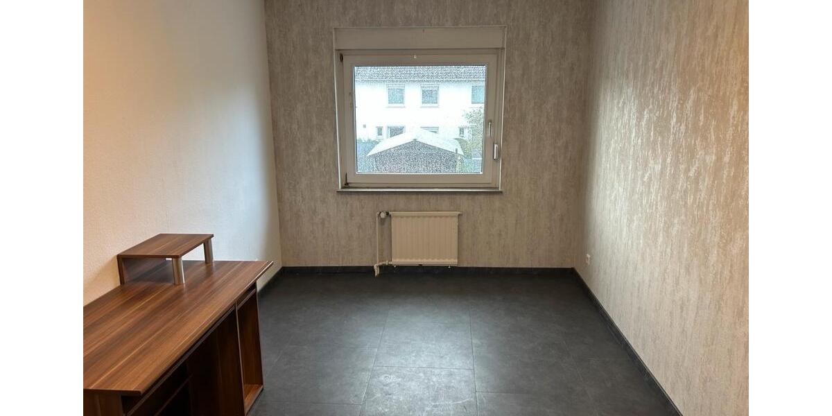 Etagenwohnung Lingen (Ems) Damaschke - 5 Zimmer, 115 m&sup2;, 300&euro; | Angebot:25588598